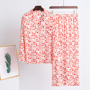 Fabrikstilpasset pyjamassæt i to dele med langærmet 100 silkepyjamas til kvinder
