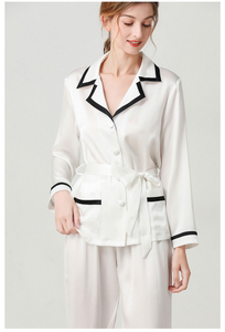 Custom Plus Size hvid silke pyjamas sæt med knap ned til kvinder i bulk